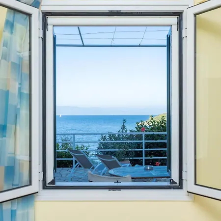Dolphin Studio Apartment
